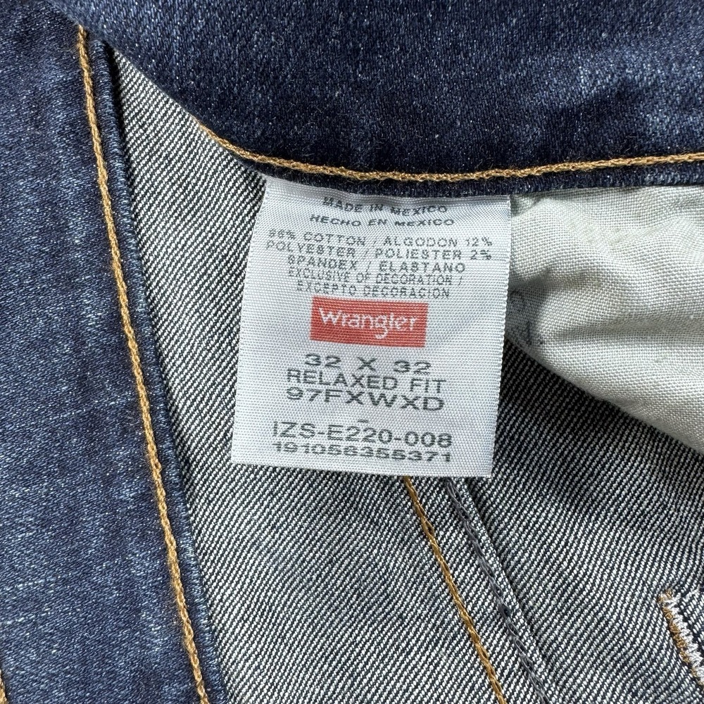 NWT Wrangler Jeans 32x32 Denim Relaxed Fit Seat Thigh Blue Five Star - Picture 4 of 11